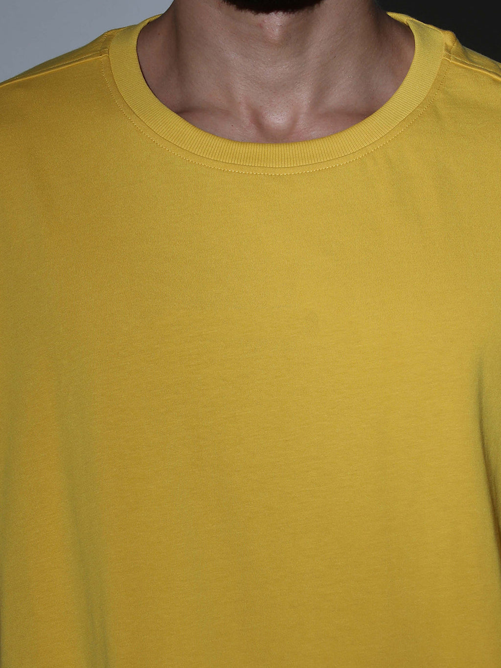 Oversized Tee Heavy Jersey Cotton Mustard Yellow - Front Collar Grab Pose