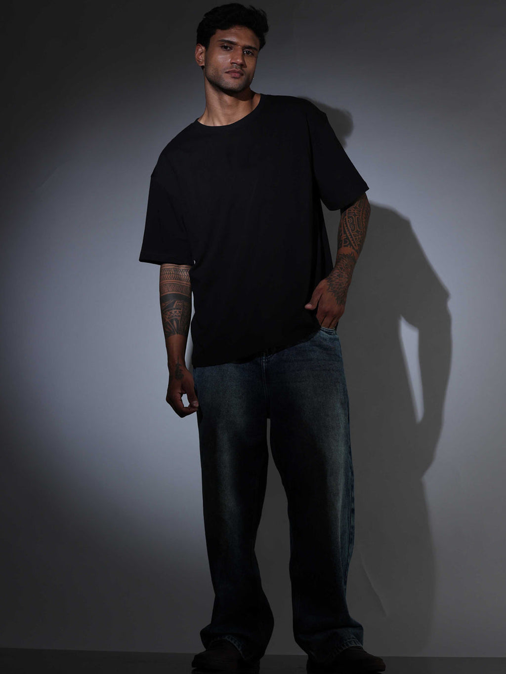 Oversized Tee Heavy Jersey Cotton Black - Front Torso Close Up