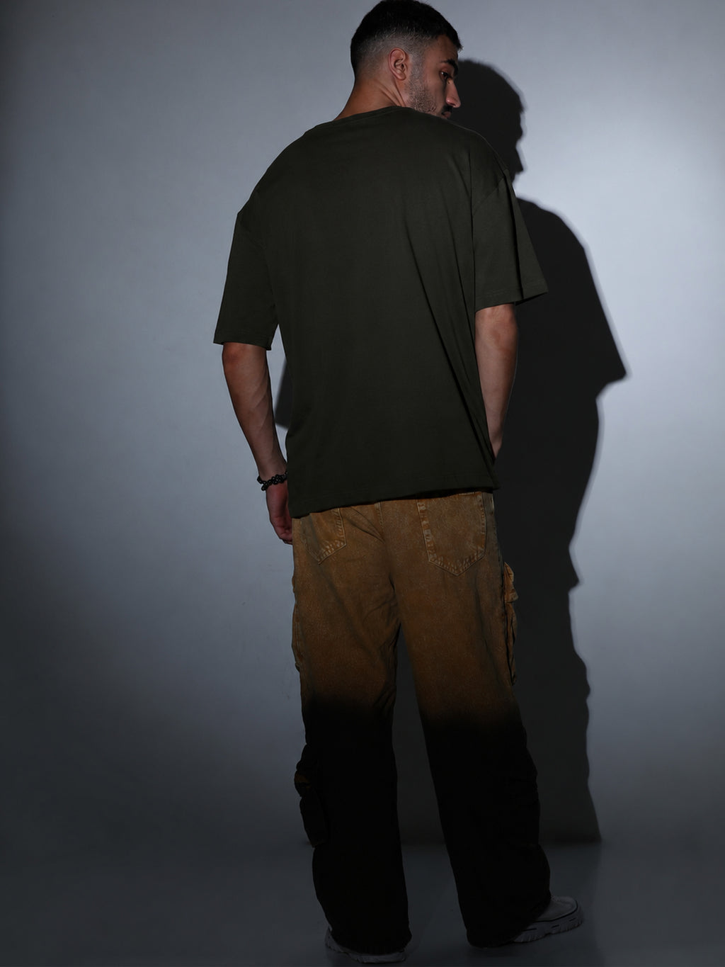 Oversized Tee Heavy Jersey Cotton Olive Green - Back Fist Pose