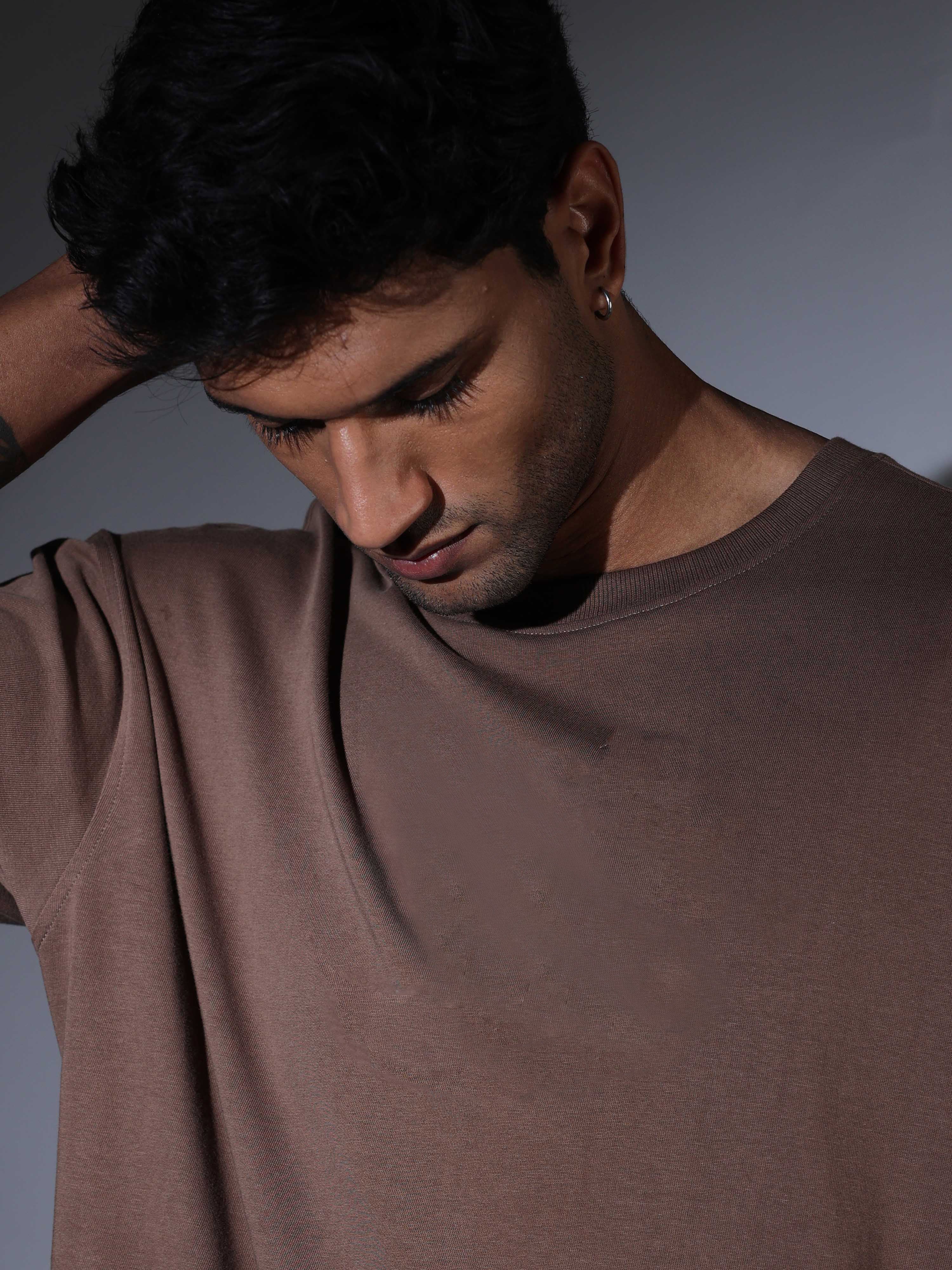 Oversized Tee Heavy Jersey Cotton Brown - Front Hands Clasped Tattooed