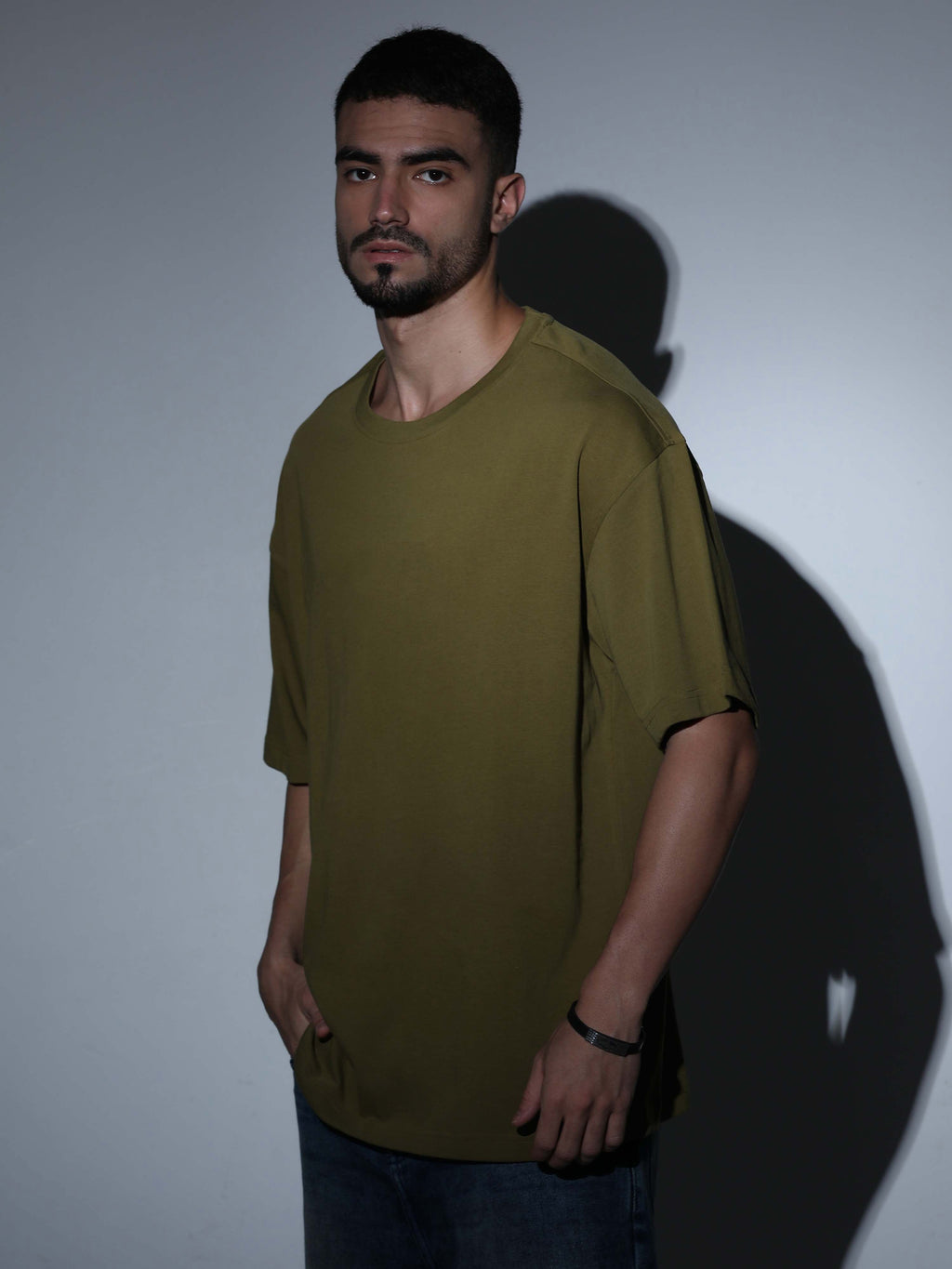 Oversized Tee Heavy Jersey Cotton Olive Green - Front Headphones Look Side